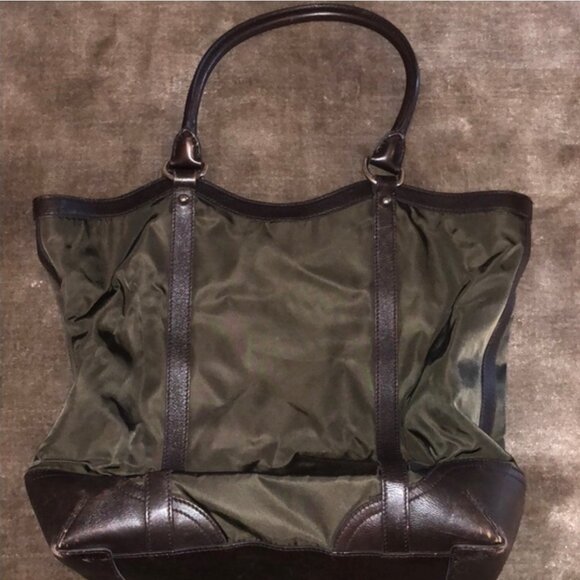 Burberry Tote - Picture 4 of 4